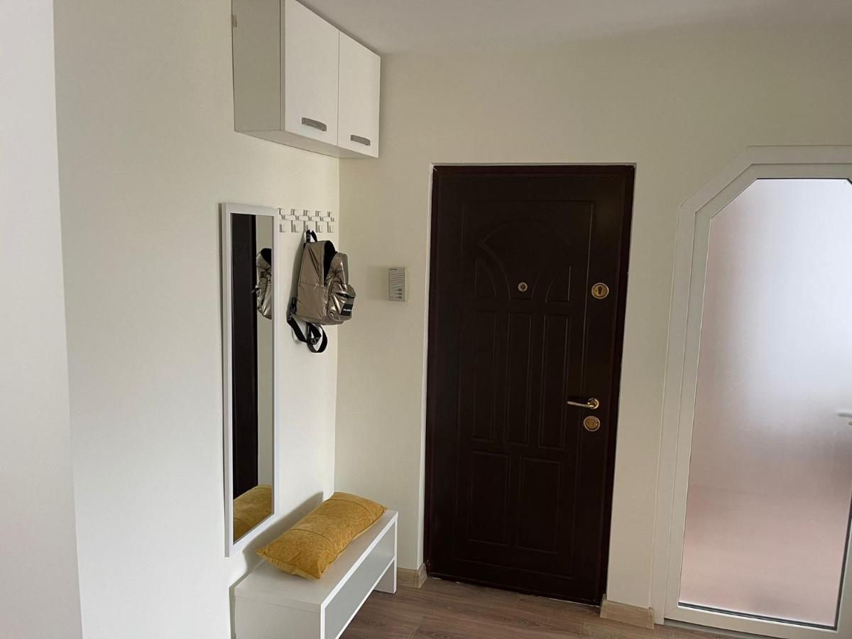 Angels Apartment 2 Орадеа Екстериор снимка