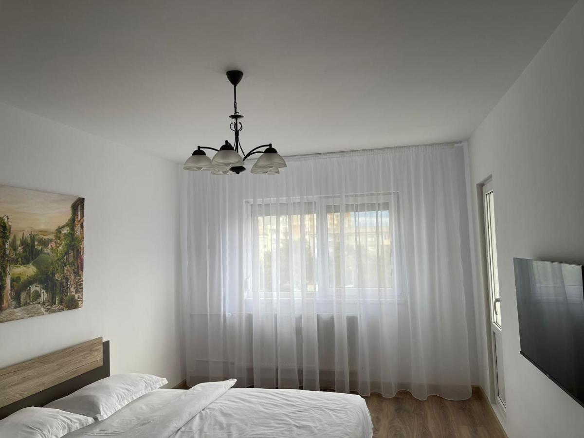 Angels Apartment 2 Орадеа Екстериор снимка